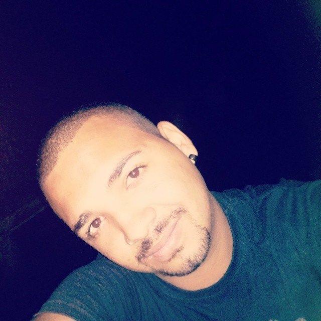 Antes de falar ouça, antes de agir pense, antes de criticar conheça e antes de desistir tente.