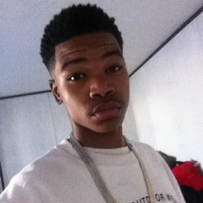 Wadduhpp Wit It ? Gone Headd N Follow Mehh I Follow Back !