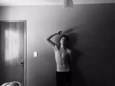Ele me fez sorrir, me contemplou com teu carinho, com teu calor ele me complementa. G.P Te Amo.. Meu Branquelo...