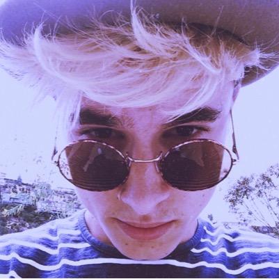 smileo2lfandom's profile picture. This account is for tweeting people positive things only, no negativity what so ever