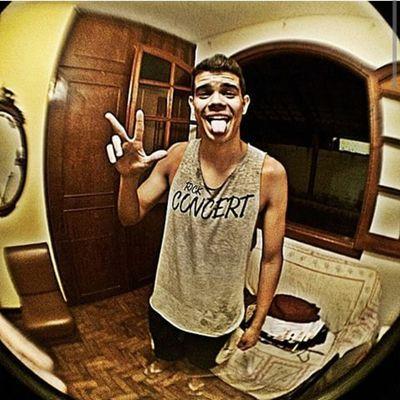 Sem medo de colar cheguei no sapatim