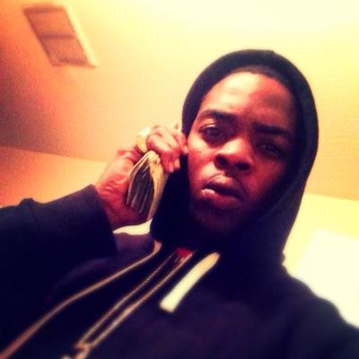 Looneylu_powda's profile picture. Money music, and bitches