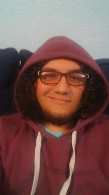 Biólogo (por fin). Loco. Tímido. No sé describirme :S
