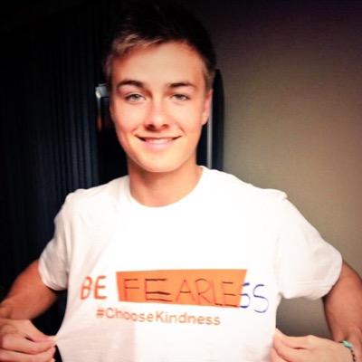 hey i am lucas i am the new kid from texas my friends are riley maya farkle and auggie i am bi