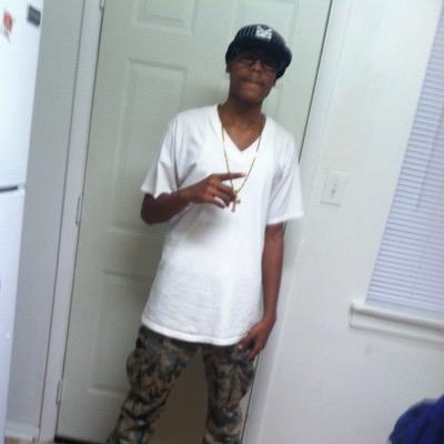Instagram richmoney_56
kik: richpaper 
and I love smart sexy girls