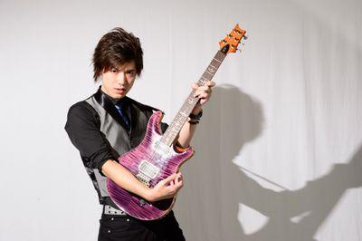 ギター弾いてます。アニメ・声優さん・ラノベが大好きです。
