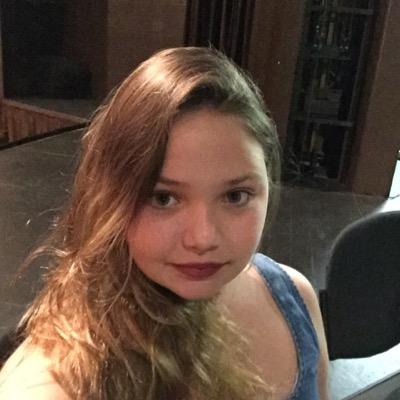 funny YouTube lover. Waimea, Hawaii. professional actress and vocalist.