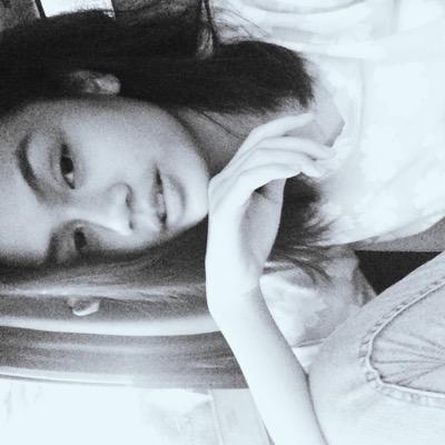 @khnsath_'s pard. cuma pard yg terkadang menjadi kembaran pevita kadang juga menjadi kembaran taylor. tapi pada sering manggil gue fan, gatau kenapa..okesekian