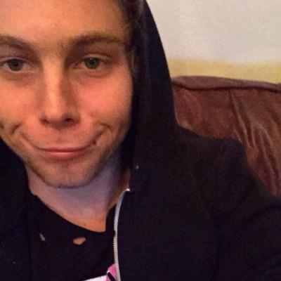 QUOTE AND RT MY PHOTO AND ALL MY RETWEETS! - @chirpyIuke *⋆˚꒰ˊૢᵕˋૢෆ꒱