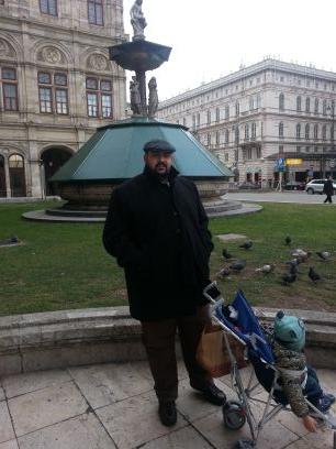 MSharki's profile picture. A Telecommunications/IT sales engineer,  and a Football O-lineman