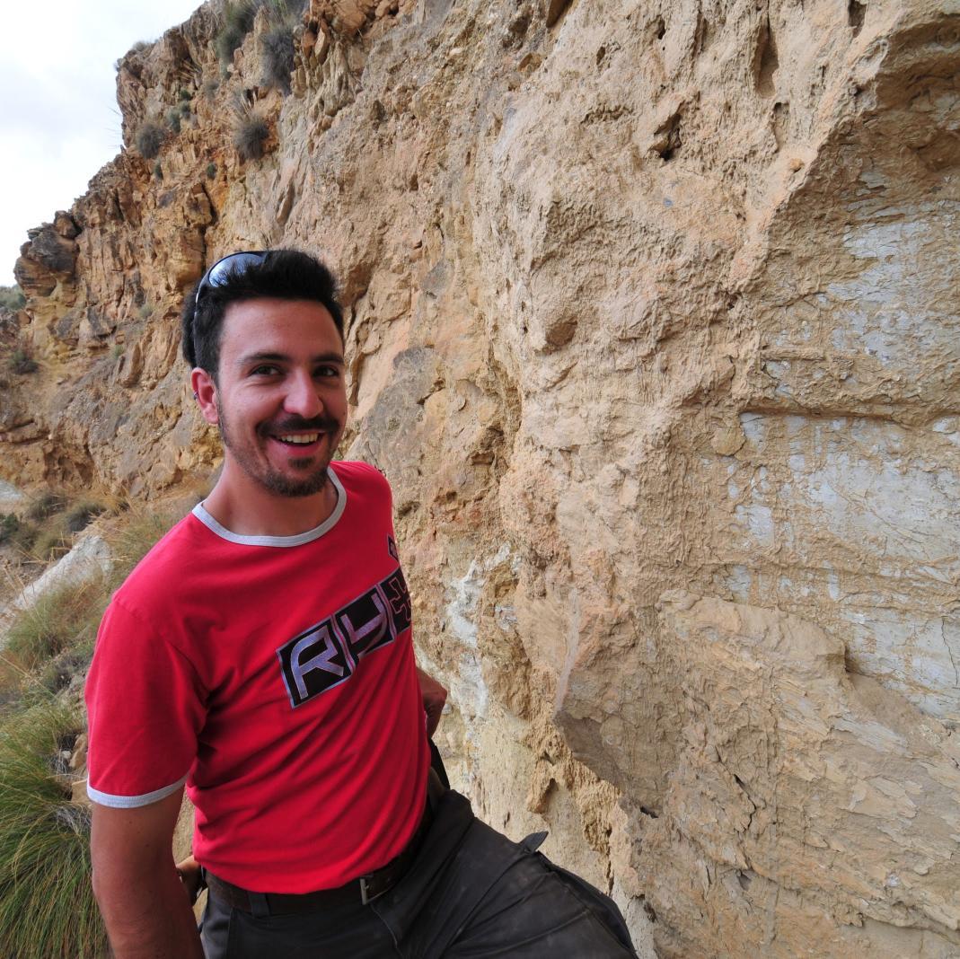 I was born in Palermo (Italia) and the passion for Geology led me to Rome, Rennes and finally Granada, where I done a PhD in Earth Science and I'm working now.