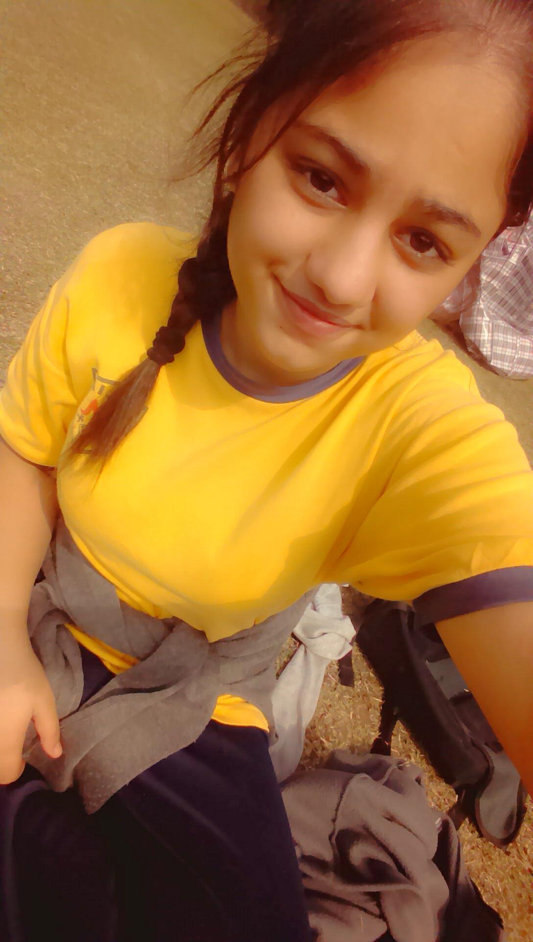 Hii i am a directioner bibeber and more Inlove with magcon boys