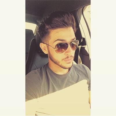 DeanoOverson's profile picture. Me and my clique, we ball. 24/7 kinda shiz. we dem sunglasses at night type of hittas. we started dem bits..... 

And we know @DrewMorelandDJ ✌️