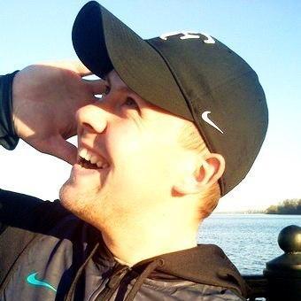 Джиппер, полицейский, в свободное время смотрю футбол и спиннингую