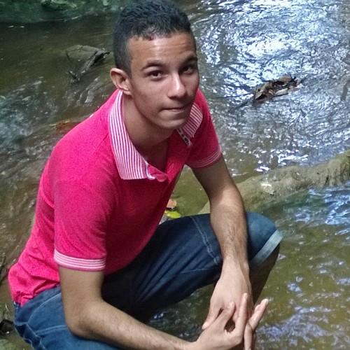 O verdadeiro homem nao é aquele q conquista mulheres e sim aquele q conquista varias vezes a mesma mulher