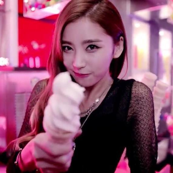 Plagiat Lee Yoo Young as Yooyoung 이유영 '95