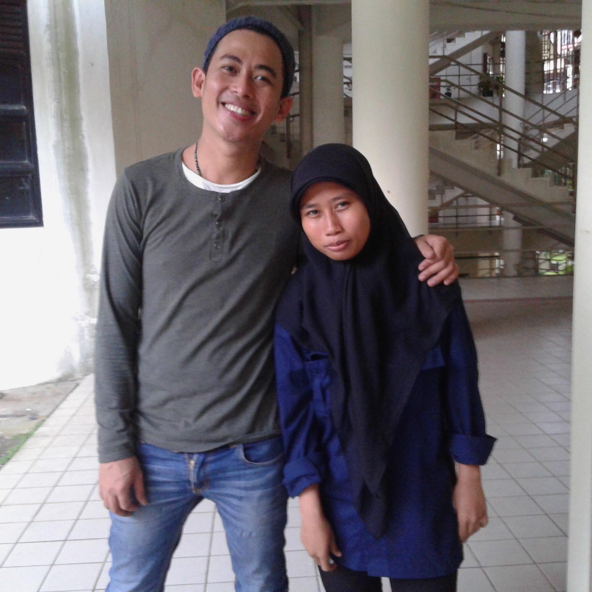 tetap lah tersenyum dalam keadaan apapun, krn Allah Maha Mengetahui apa yg t'baik u/ kita, , ,