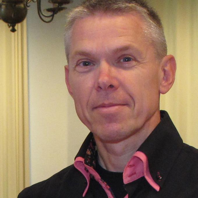 videoproducent, tekstschrijver, fietser, scheidsrechter