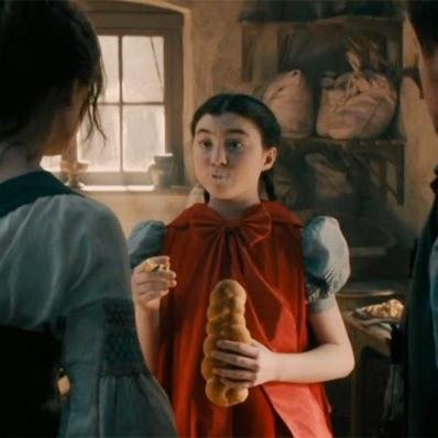 CaperucitaITW's profile picture. Dadme dulces para mi abuelita, que tengo hambre. Madre dijo que no me desviara del camino, pero el lobo parecía simpático y su piel es calentita. #ITW #FreeRol