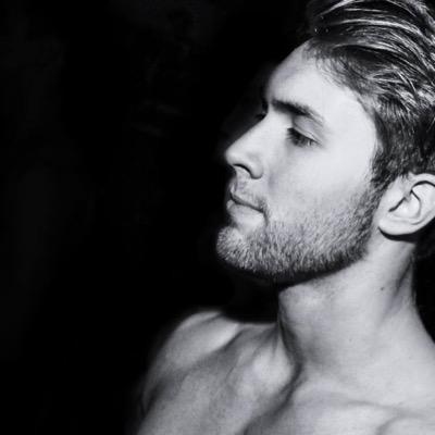 CollingwoodBBB's profile picture. stealing yo' beer leg, and/or girls since '15.