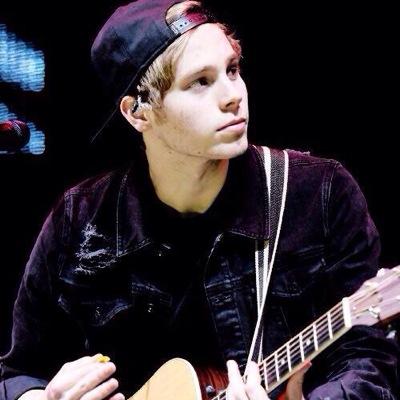 5SOS  
Band acc / 4