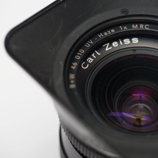 Camera equipment review site. No stat charts, just ramblings about gear from the view of a Canon and Leica owner
