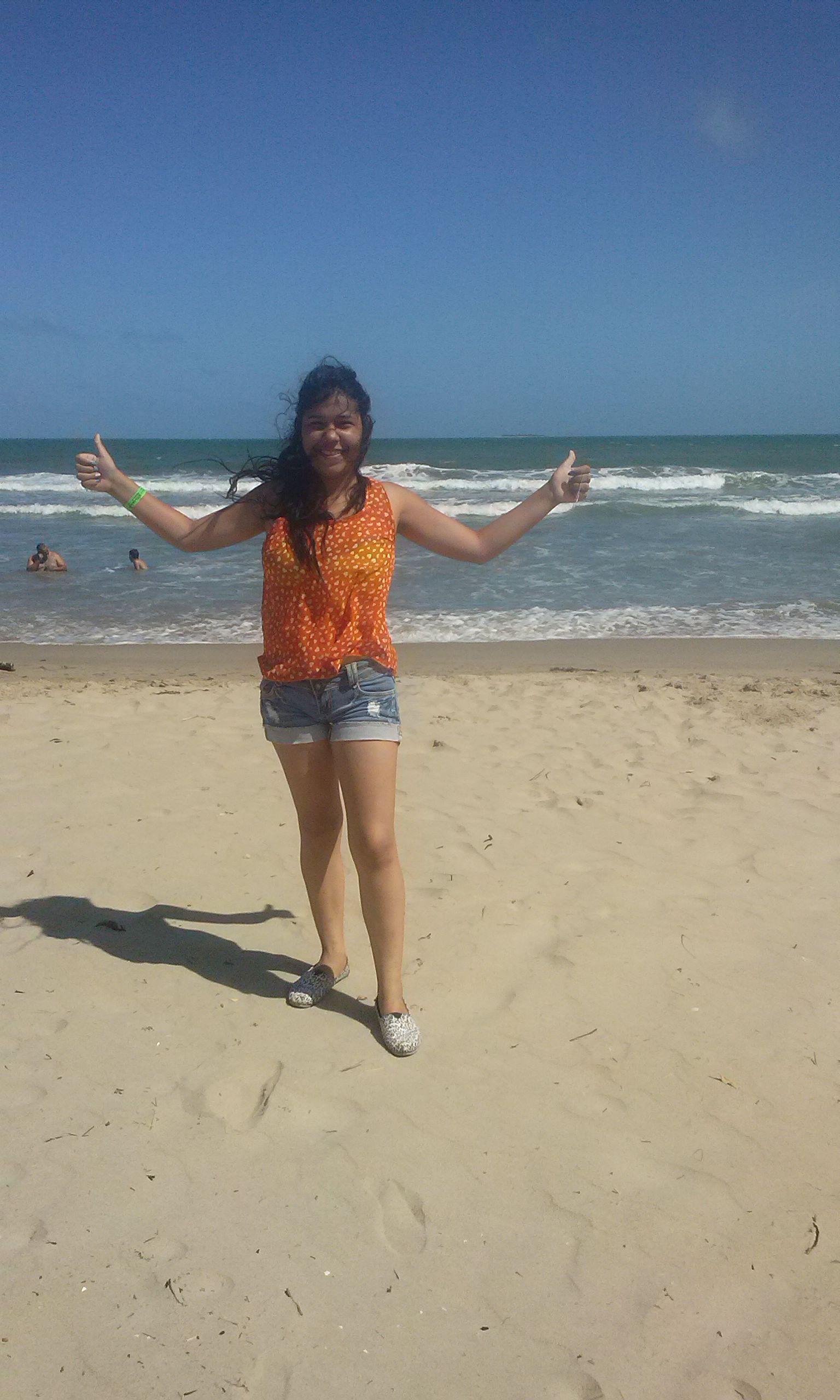 20.Periodista del CMBPalavecino/ Estudiante Comunicación Social UFT/ Amante de mi Familia☀/ un abrazo y un beso en la frente ♥ TU