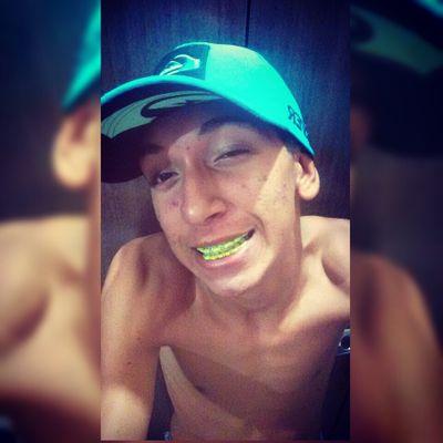 ”Juntos brigam, longe é só saudade.”