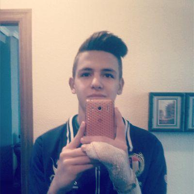 tu eres la única k me borra la tristeza de mi cara y la combiertes en  sonrisa!!! grandísimo fan de Athletic Club de Bilbao