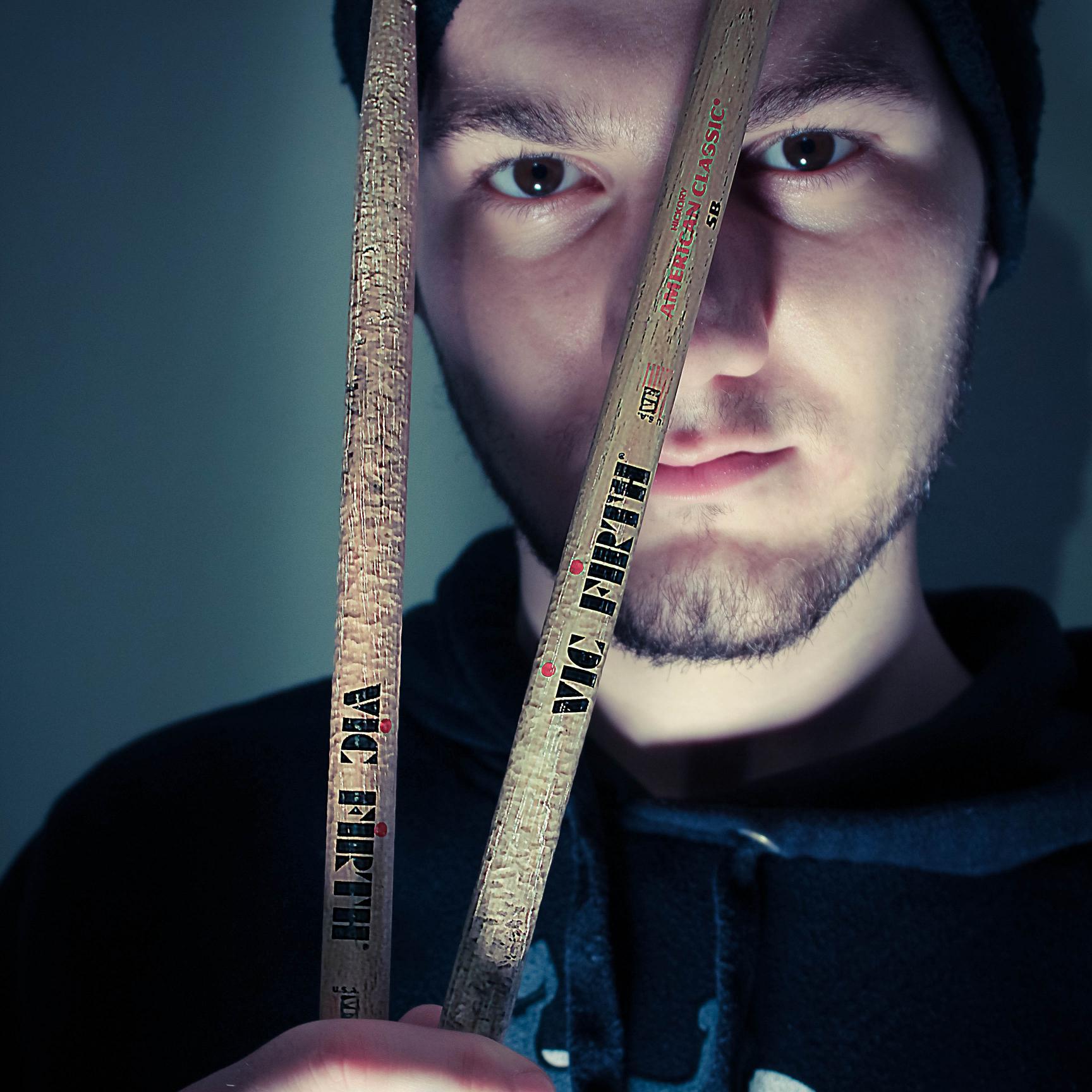 Drummer and percussionist from Italy.
I proudly endorse @vicfirth drumsticks.