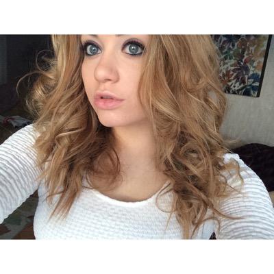 follow @laurrashleyy