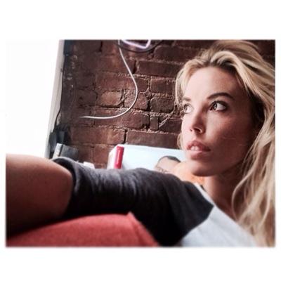 MelJKing's profile picture. #NewYorkBased #AustralianExpat #Ironicspectacles #Contemporaryart #socialmediaanalytics #aspirationalmommyblogger #iwanttoliveinaworldfullof#s