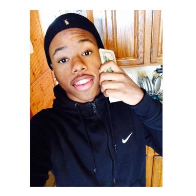 Daiyon Bolden✨ FirstTwitterAccount- SneakerHead God-Family-Basketball-☝️☁️⚡️⛽️✌️SENIOR