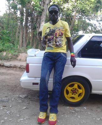 oneil thomas aka ijahbar the ceo of Roolings muzik production LTD an Duppy Gun  production Artist email roolingmuzik59@gmail.com visit http://t.co/nqywcNfDoE