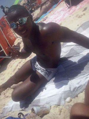 erickgmms's profile picture. Enquanto algumas pessoas, fazem de tudo para se tornarem marcantes, eu hajo naturalmente e me torno INESQUECIVÉL