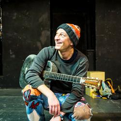 robertcarlblank's profile picture. Robert Carl Blank macht das, was er am meisten liebt - Musik! Seit mehr als 15 Jahren ist er mit seiner Gitarre unterwegs in der ganzen Welt.