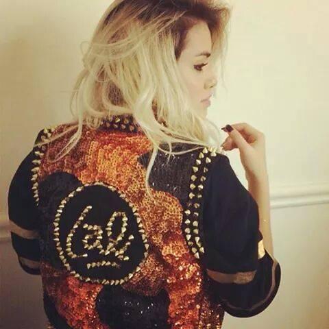 Disfrutando de lo que mas amo, la música. #LaliSolista ponele play -- @LaliMusica