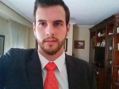 Ingeniero electrónico industrial. Basket como hobbie, actualmente en CB Maristas