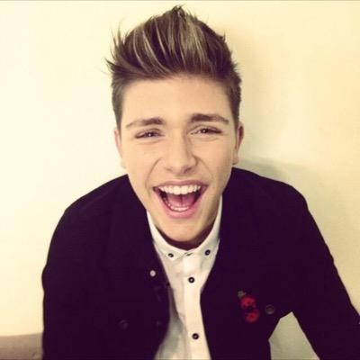 There's these 8 boys and one stole my heart ❤️ @charliejsongs @charliejones