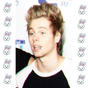 OH GOD %%% LOOK FOR LUKE HE IS INCREDIBLE, HOT AND SEXY, OH LORD, FORGIVE ME ♛