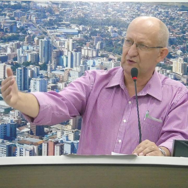Wilson Pedro Lill é natural de Sarandi-RS, nascido em 30/06/63. Padre, Professor e Vereador em Passo Fundo eleito para a legislatura 2013/2016 com 2.169 votos.
