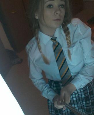 15
single 
instragram= tizztiaa
facebook= Tia Afanioti'x
snapchat= tizztia
Follow n add me