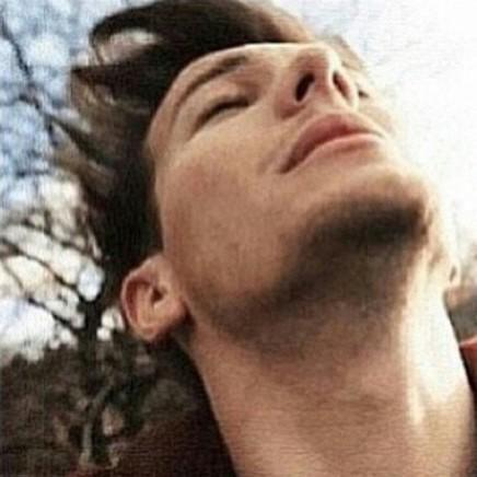 movielwt's profile picture. follow @cuteftlouis bc mutuals & goals