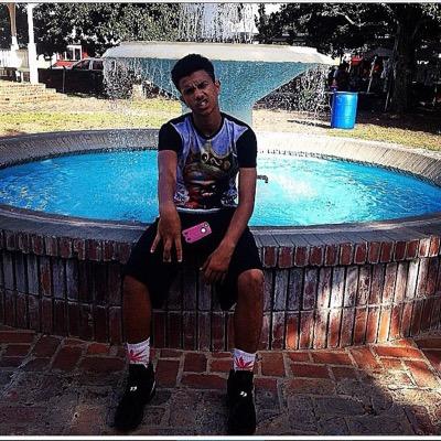 (Grimlynn Gang)Up Coming Artist Believe Me When I Say I'm Divin Cain 〽️uzik 〽️️afia