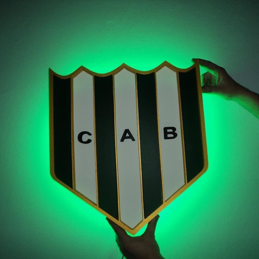 Banfield, mi buen amigo,
esta campaña volveremo' a estar contigo,
te alentaremos de corazón
esta es tu hinchada que te quiere ver campeón
no me importa lo que d