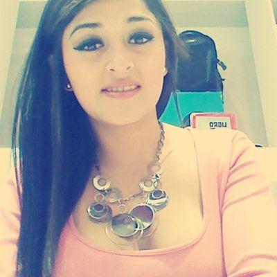 Aprendí que ser feliz es valorar lo que tengo. Que la confianza no se da, se gana. Que amigo no es cualquiera, sino quien lo demuestra.