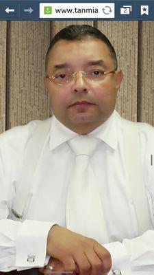 باحبها بعنف وبرقة وعلى استحياء
وأكرهها وألعن أبوها بعشق زي الداء
