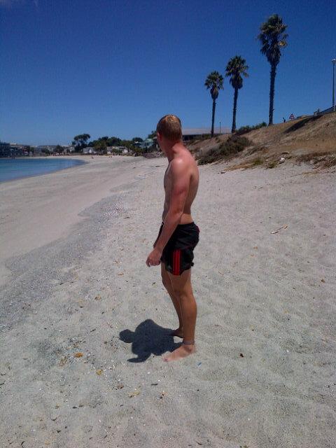 Rugby player#8 and motocross rider all round  sports lover ,I follow back:)