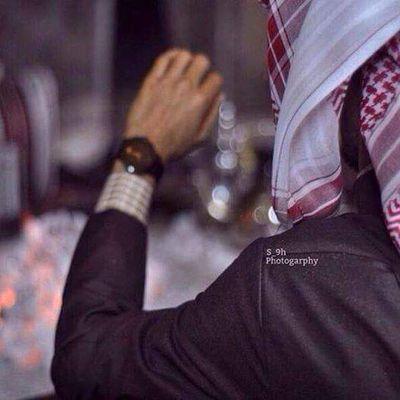 وســـــتـــجــد مـــــن يـــضـحــي مــــن اجــــل ابــــتــســــامـــه تـــرســـمــهـــا عــــلــى

وجـــــهــك فــلا تـــغــلـــق ابـــوا...ب.قــــلـبـك
