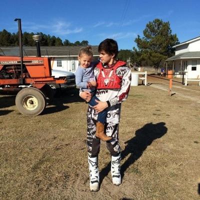 hayes is life ~*~ 14 years old ~*~ I'll follow back ~*~ #7